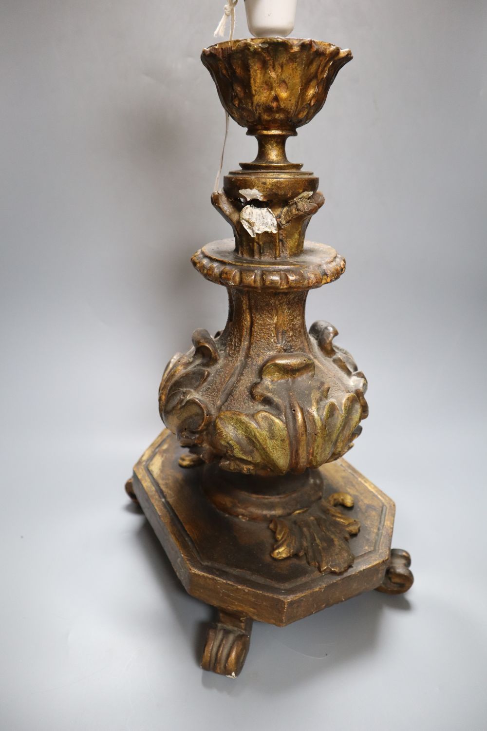 An Italian carved giltwood table lamp, height 40cm excl. light fitting